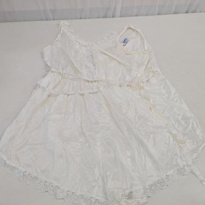 Several Pieces Of Women's Plus Size Lingerie #7