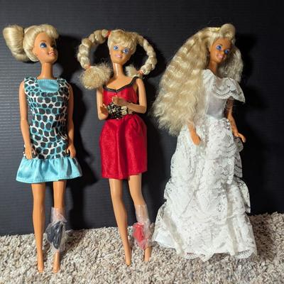 3 Long Haired Beauties 1 - 1976 Barbie & 2 Unmarked #8