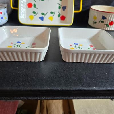 Tulip Thyme Stoneware dish set with matching metal nesting bowls