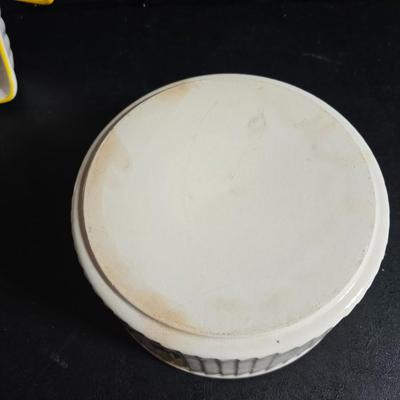 Tulip Thyme Stoneware dish set with matching metal nesting bowls