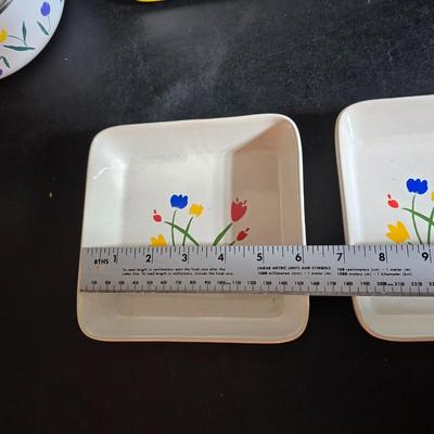 Tulip Thyme Stoneware dish set with matching metal nesting bowls