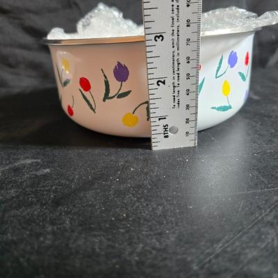 Tulip Thyme Stoneware dish set with matching metal nesting bowls