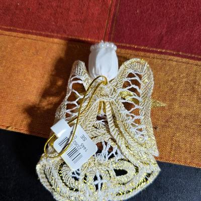 Christmas decorations for your home - Tablecloths - Blanket - and other Holiday cheer! Merry Christmas!! Some brand new!