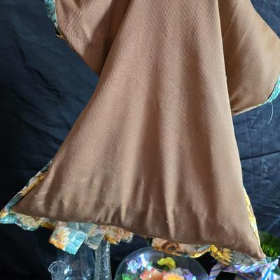 Garden decor - Hanging clothesline bag with new pins - Sunflower wind chime - floating fish - vases and more