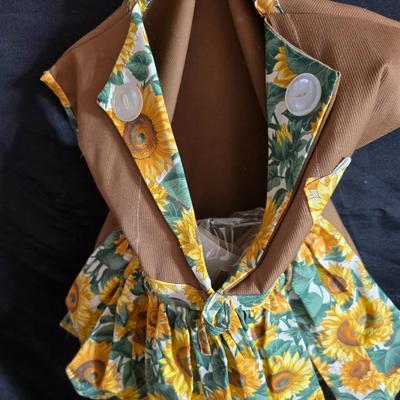 Garden decor - Hanging clothesline bag with new pins - Sunflower wind chime - floating fish - vases and more