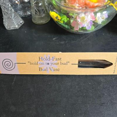 Garden decor - Hanging clothesline bag with new pins - Sunflower wind chime - floating fish - vases and more