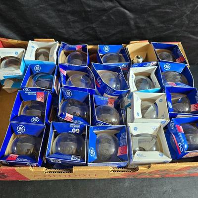 Box of 21 60 watt 3 1/8 globe shaped light bulbs for bathroom vanity