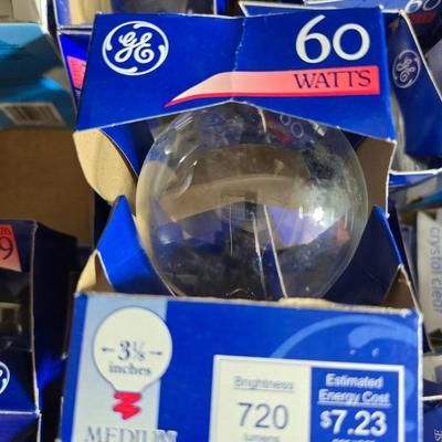 Box of 21 60 watt 3 1/8 globe shaped light bulbs for bathroom vanity