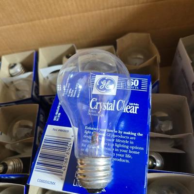 General Electric Crystal clear 60-watt light bulbs 870 lumens - 1000 hours Decorative light!