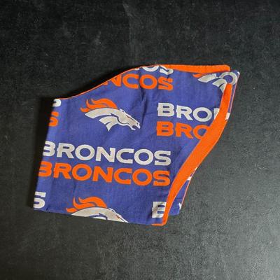 Denver Broncos Superbowl XXXII collectibles - John Elway - sweatshirt - pins and more