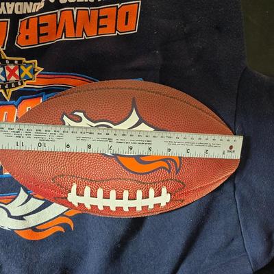 Denver Broncos Superbowl XXXII collectibles - John Elway - sweatshirt - pins and more