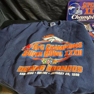 Denver Broncos Superbowl XXXII collectibles - John Elway - sweatshirt - pins and more