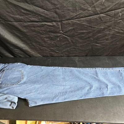 Two pairs of jeans Bill bass & Appleseeds Size 16