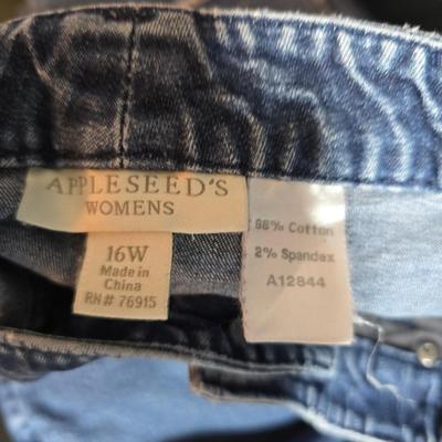 Two pairs of jeans Bill bass & Appleseeds Size 16