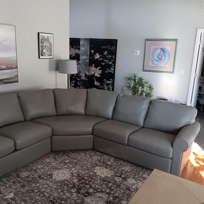 GORGEOUS GRAY ITALIAN LEATHER SECTIONAL SOFA WITH A HIDE A BED *like new*