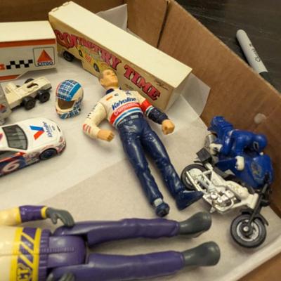 NASCAR Cars - Tractor Trailers - Pit Crew #9