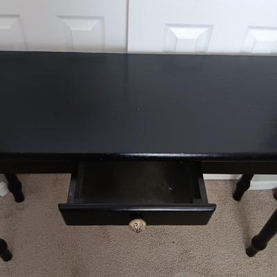 PAINTED WOODEN SOFA TABLE WITH A DRAWER