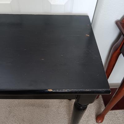 PAINTED WOODEN SOFA TABLE WITH A DRAWER