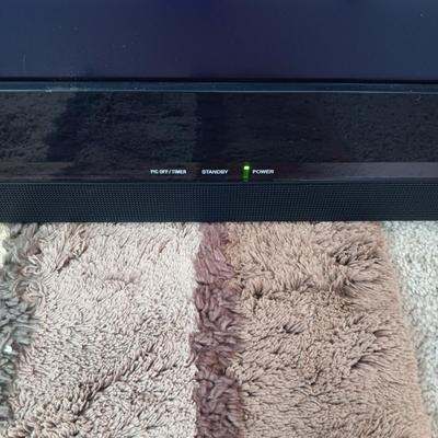 SONY BRAVIA 52" LCD DIGITAL COLOR TV WITH REMOTE MODEL KDL-52S5100