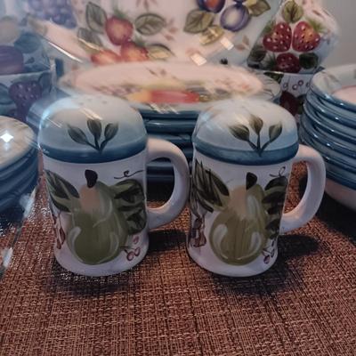 BLACK FOREST FRUITS DINNERWARE SERVICE FOR 4 WITH EXTRAS