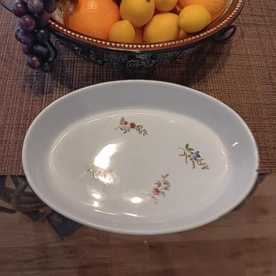 FAUX FRUIT AND 2 BAKING DISHES