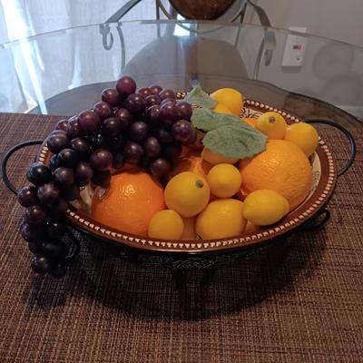 FAUX FRUIT AND 2 BAKING DISHES