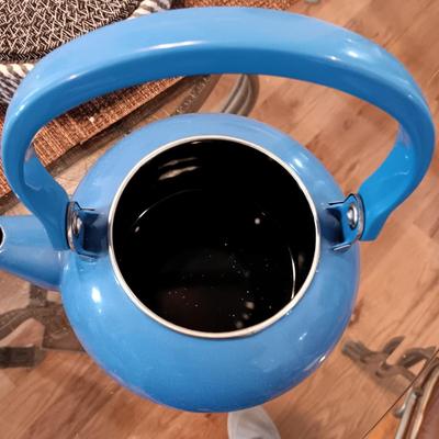 ENAMELED TEA KETTLE AND NAPKIN HOLDER PLUS 5 ROUND WOVEN TRIVETS