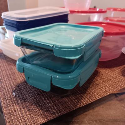 A VARIETY OF FOOD STORAGE CONTAINERS