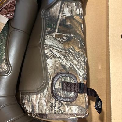 Sale Photo Thumbnail #506: See pics. Mens size 7. Retails for $179.99