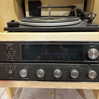 Sale Photo Thumbnail #568: Works - turntable runs slow. 28.5 x 29.5 x 22. Needs cleaning or would be cute painted!  Located in basement