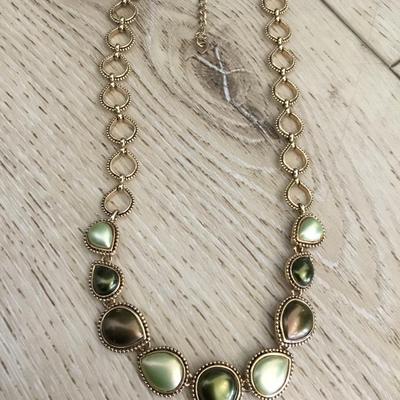 Beautiful gold tone earthy, rich, color neutral necklace