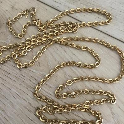 Vintage crown Trifari very nice textured, gold tone, chain necklace, long chain necklace