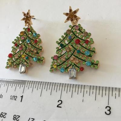 Beautiful rhinestone Christmas tree statement earrings