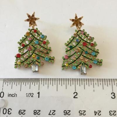 Beautiful rhinestone Christmas tree statement earrings