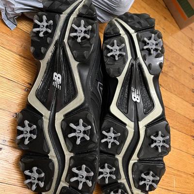 Sale Photo Thumbnail #351: Brand new new balance one-lock golf shoes in men’s 9.5 size.

*shipping available at buyers expense