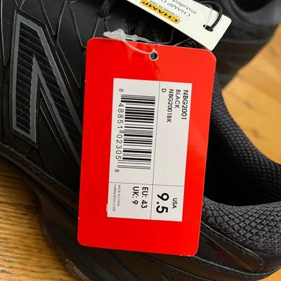 Sale Photo Thumbnail #349: Brand new new balance one-lock golf shoes in men’s 9.5 size.

*shipping available at buyers expense