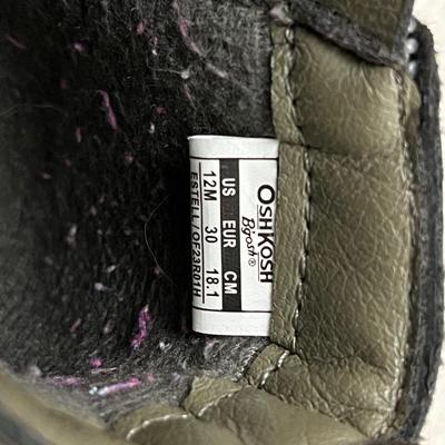Sale Photo Thumbnail #201: Young girls boots by Oshkosh. Very lightly used and in size 12m.

*shipping available at buyers expense