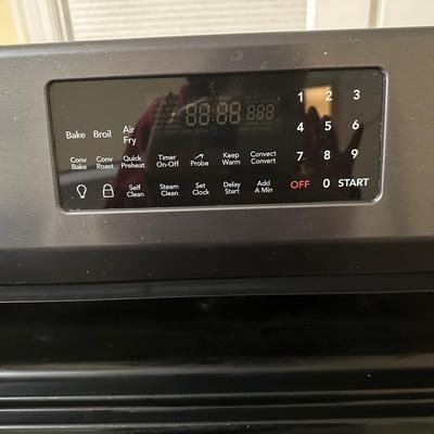 Sale Photo Thumbnail #88: The Frigidaire Gallery 30" Rear Control Gas Range features our most powerful and advanced convection system, Total Convection, enabling so many cooking modes like No Preheat, Air Fry, Slow Cook, Steam Bake, Steam Roast, Air Sous Vide, Convection Roast, Co