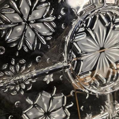 Vintage Snowflake Divided Glass Serving Tray - Elegant Winter Design