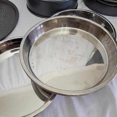 Chicago Metallic, Kaiser, Ekco & More Metal Bakeware (LR-JS)