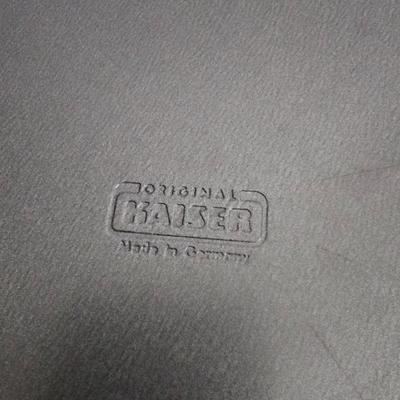 Chicago Metallic, Kaiser, Ekco & More Metal Bakeware (LR-JS)