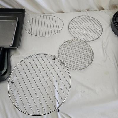 Chicago Metallic, Kaiser, Ekco & More Metal Bakeware (LR-JS)