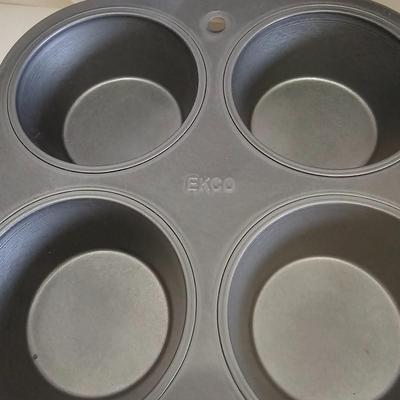 Chicago Metallic, Kaiser, Ekco & More Metal Bakeware (LR-JS)