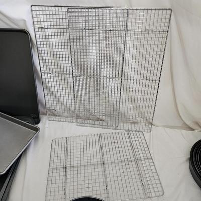 Chicago Metallic, Kaiser, Ekco & More Metal Bakeware (LR-JS)