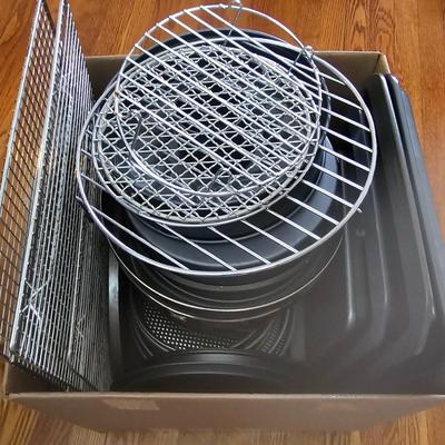 Chicago Metallic, Kaiser, Ekco & More Metal Bakeware (LR-JS)
