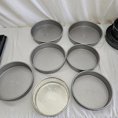 Chicago Metallic, Kaiser, Ekco & More Metal Bakeware (LR-JS)