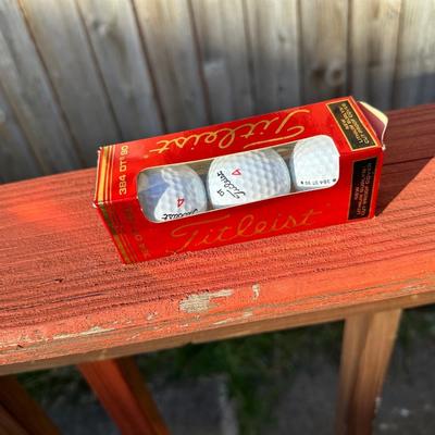 Sale Photo Thumbnail #179: 11 piece left hand golf club set with bag, brand new golf balls, and tees.
