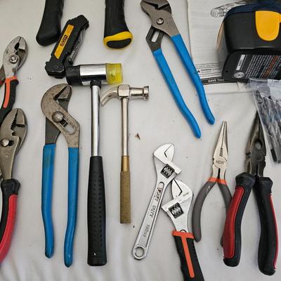 Assortment of Hand Tools, Brand-Name Cordless Drills & More (LR-JS)
