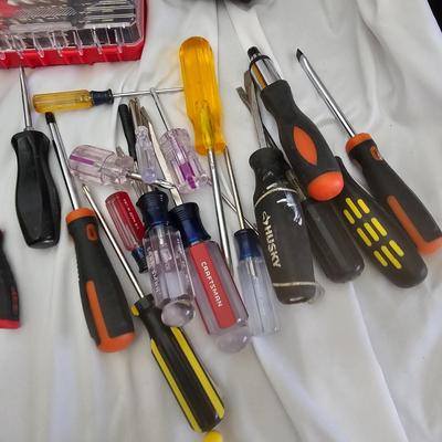 Assortment of Hand Tools, Brand-Name Cordless Drills & More (LR-JS)