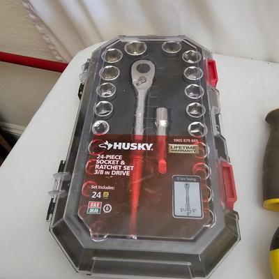 Assortment of Hand Tools, Brand-Name Cordless Drills & More (LR-JS)